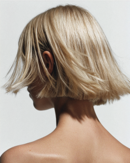 Art direction and visual identity for Oia, a marine-based skincare and haircare brand. Clean editorial style, soft light, natural textures and product-focused compositions created by IMPROMPTU studio. 