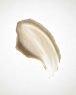 Art direction and visual identity for Oia, a marine-based skincare and haircare brand. Clean editorial style, soft light, natural textures and product-focused compositions created by IMPROMPTU studio. 